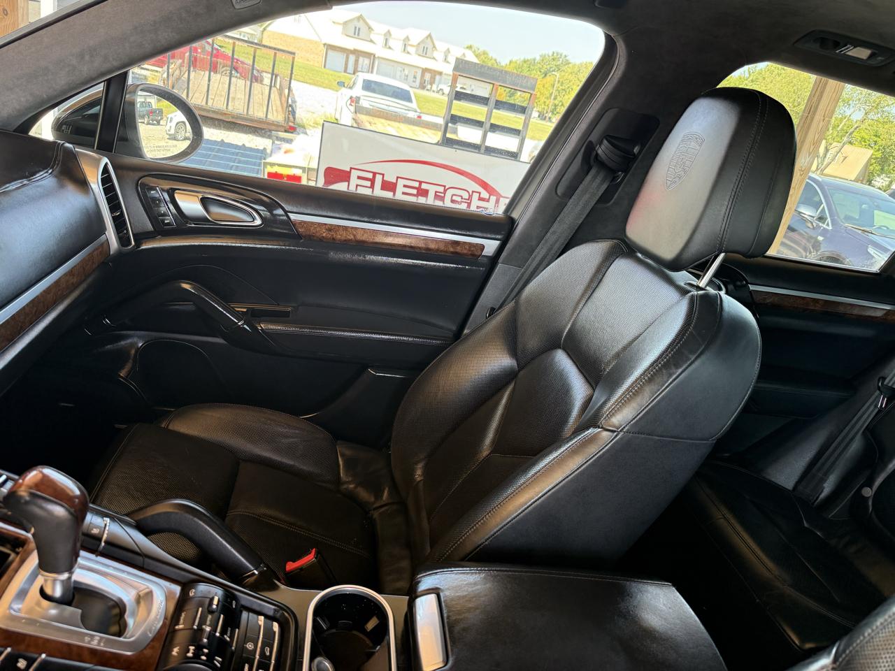 Porsche Cayenne AWD 4dr Turbo 2011