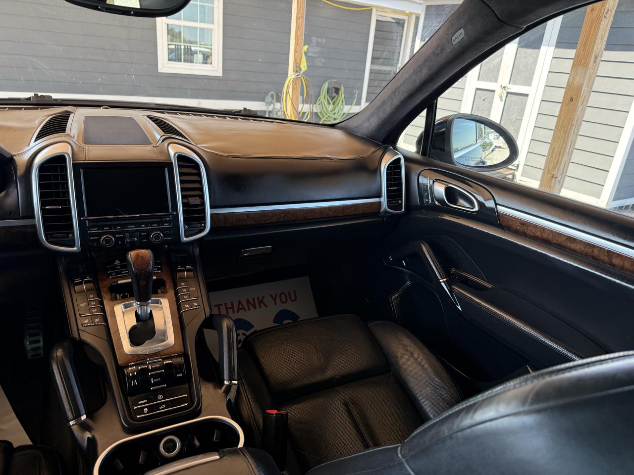 Porsche Cayenne AWD 4dr Turbo 2011