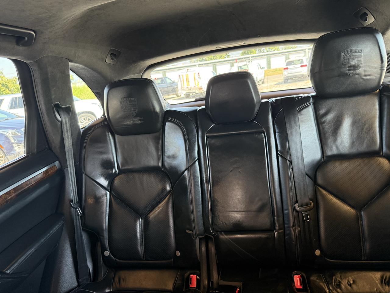 Porsche Cayenne AWD 4dr Turbo 2011