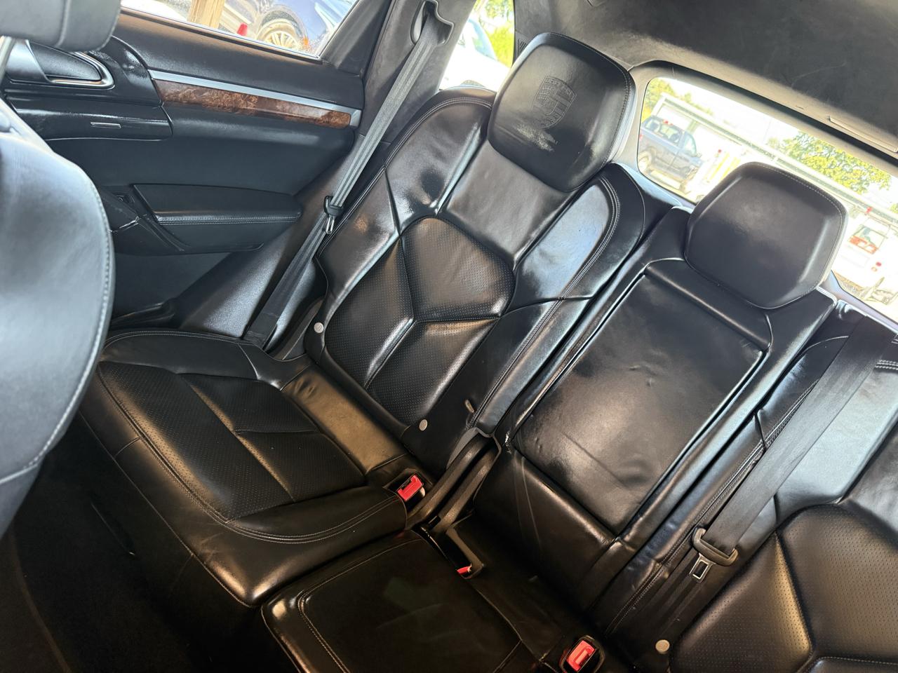Porsche Cayenne AWD 4dr Turbo 2011