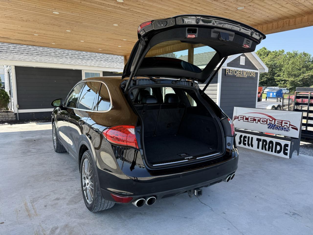 Porsche Cayenne AWD 4dr Turbo 2011