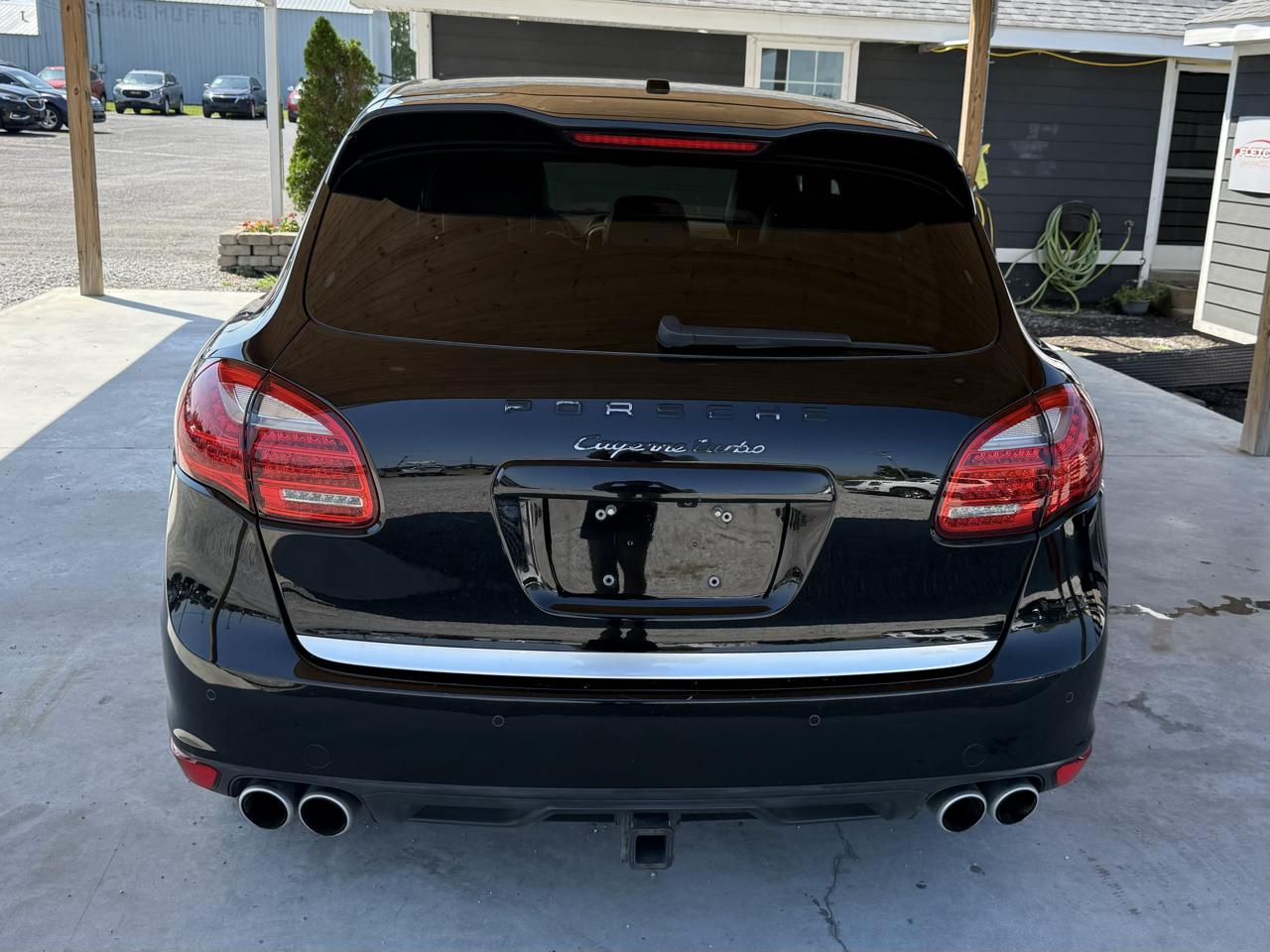 Porsche Cayenne AWD 4dr Turbo 2011