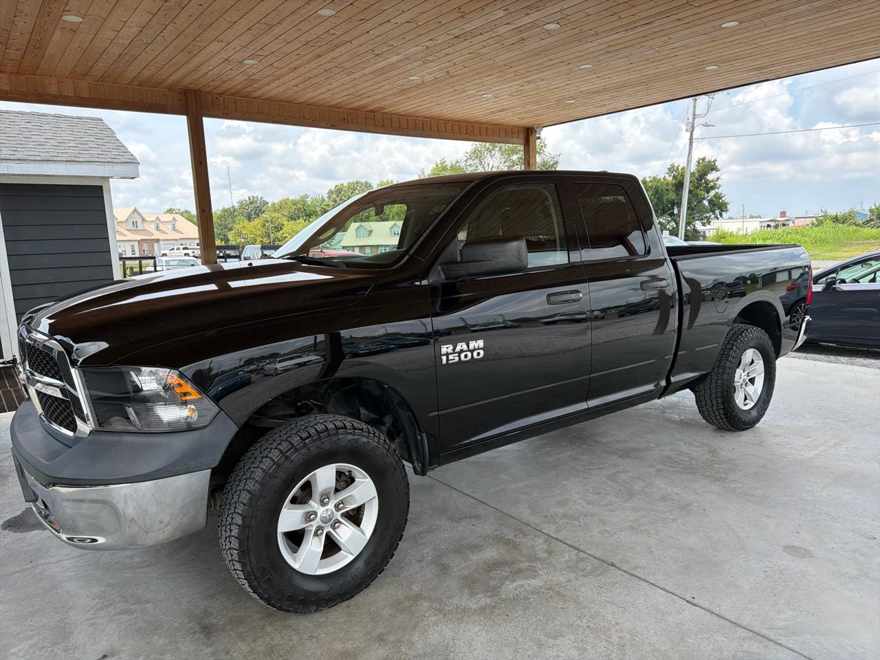 RAM 1500 4WD Quad Cab 140.5" Tradesman 2013