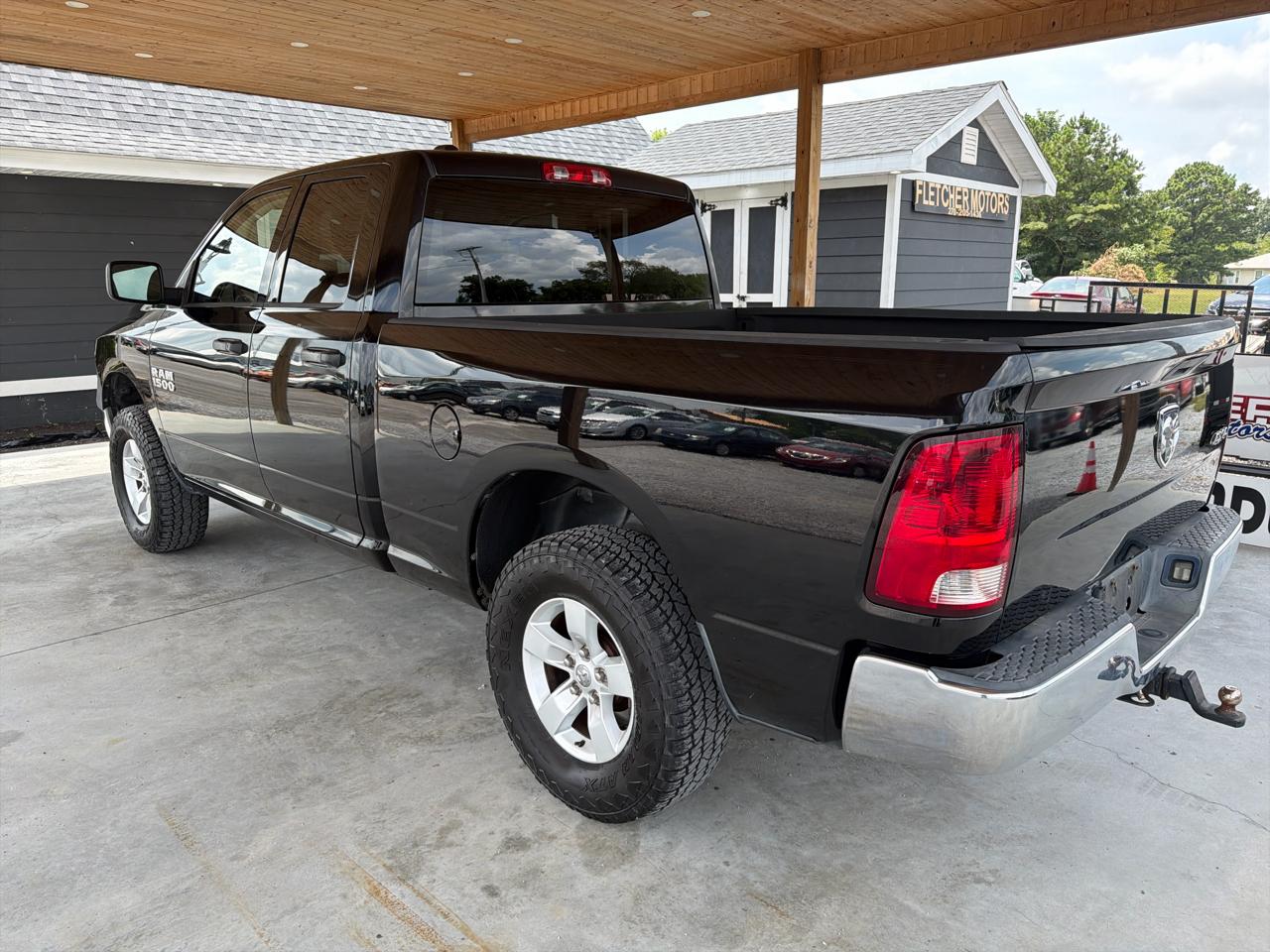 RAM 1500 4WD Quad Cab 140.5" Tradesman 2013