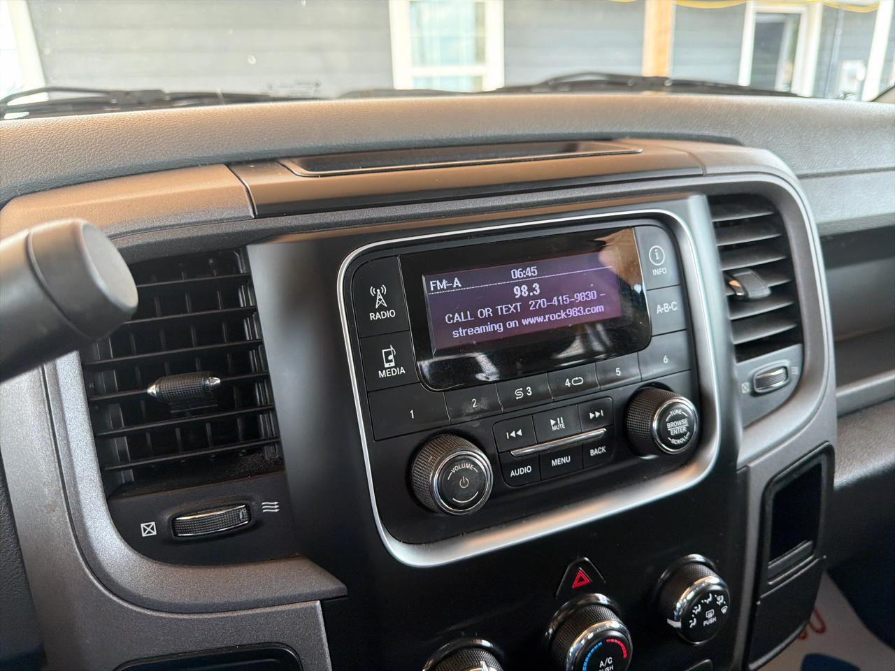 RAM 1500 4WD Quad Cab 140.5" Tradesman 2013