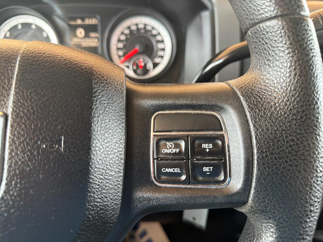 RAM 1500 4WD Quad Cab 140.5" Tradesman 2013
