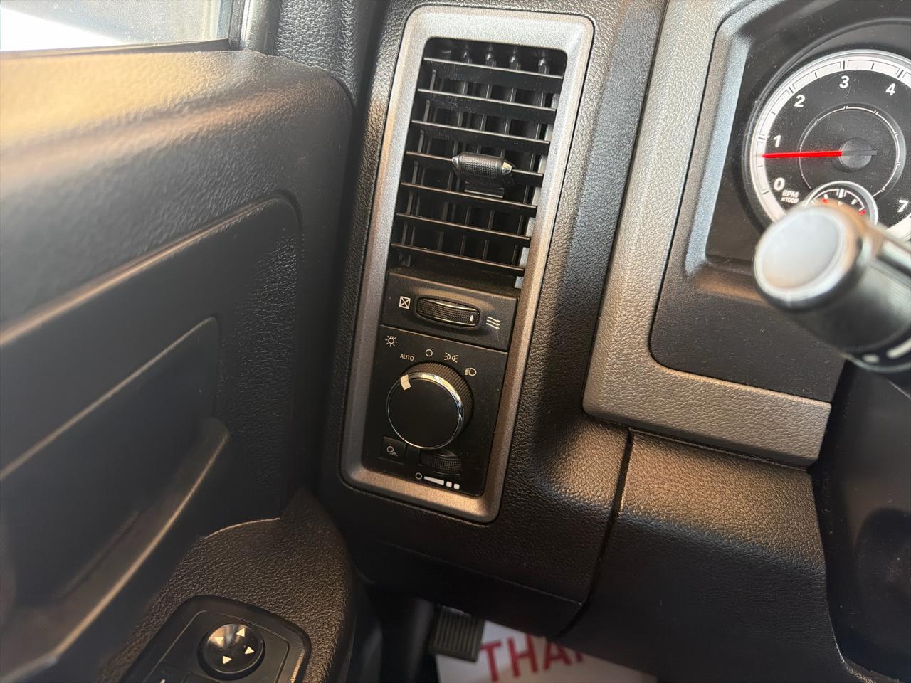 RAM 1500 4WD Quad Cab 140.5" Tradesman 2013