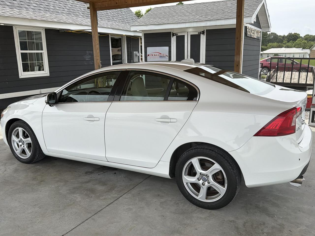 Volvo S60 4dr Sdn T5 AWD 2013