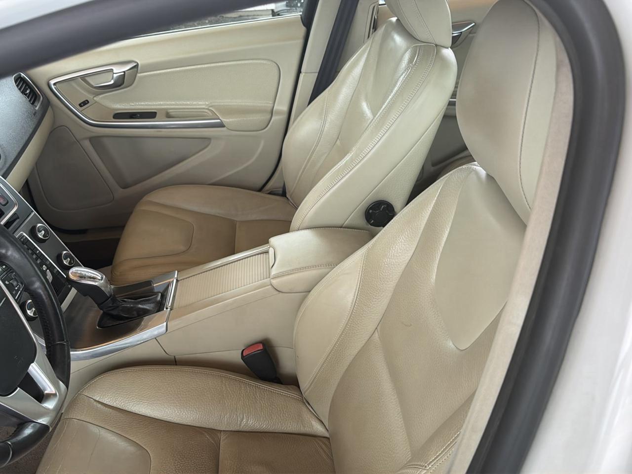Volvo S60 4dr Sdn T5 AWD 2013