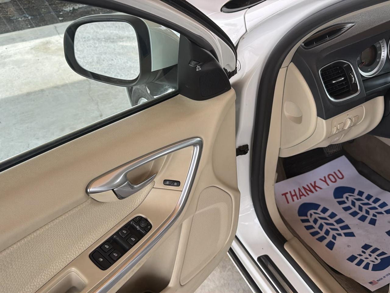 Volvo S60 4dr Sdn T5 AWD 2013