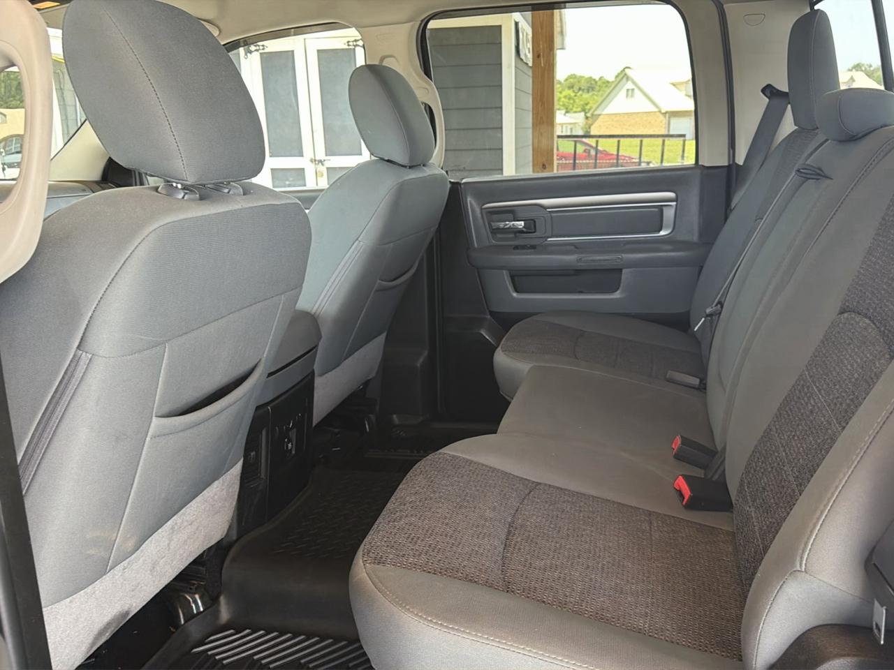 RAM 1500 Big Horn 4x4 Crew Cab 5'7" Box 2018