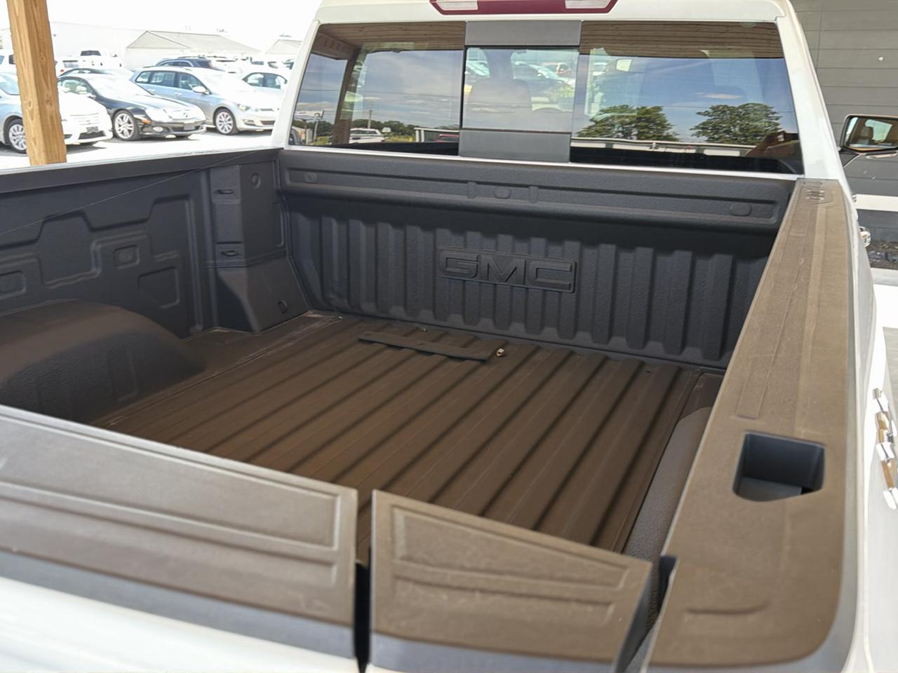 GMC Sierra 1500 4WD Crew Cab 157" SLT 2020