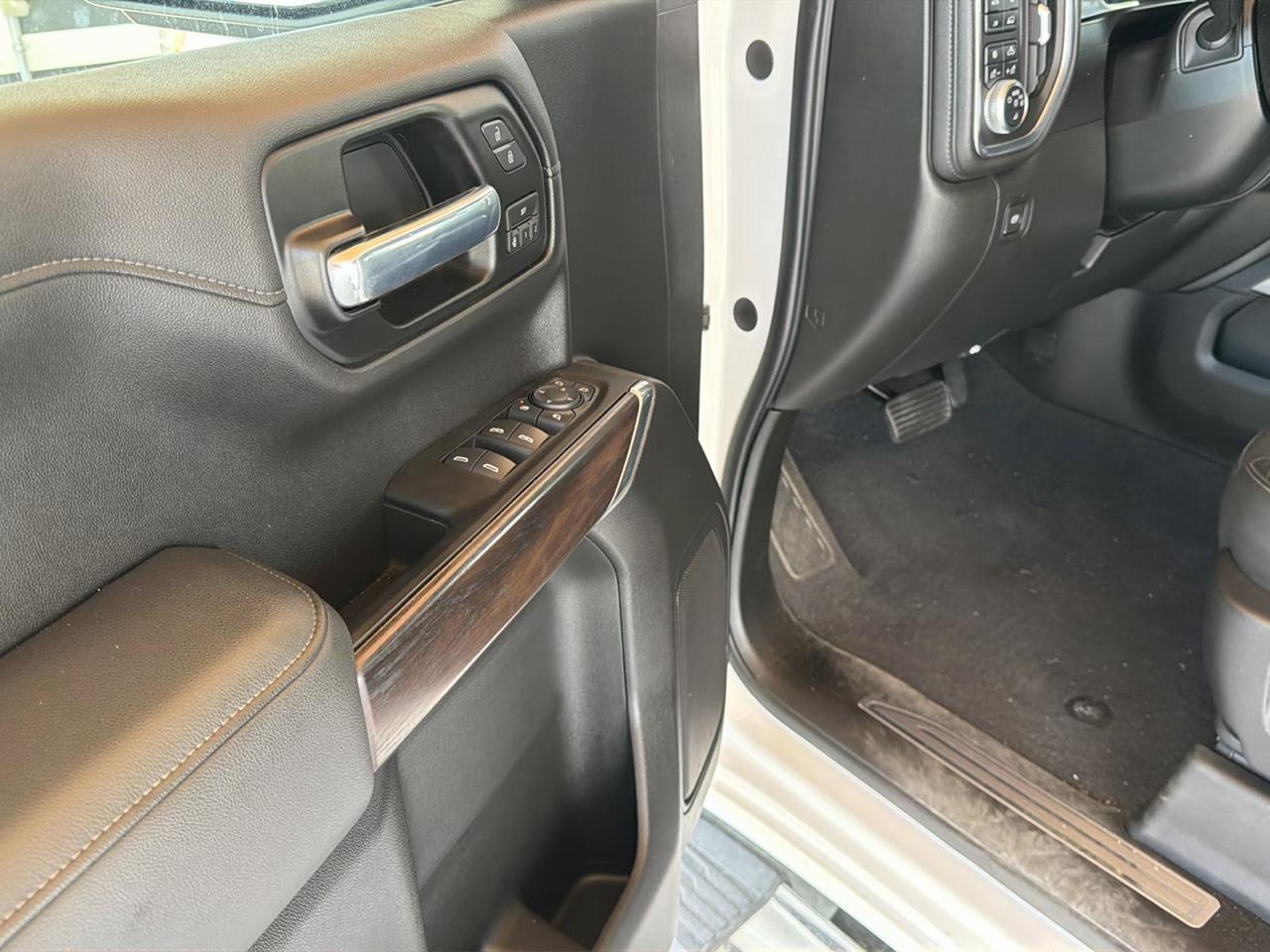 GMC Sierra 1500 4WD Crew Cab 157" SLT 2020