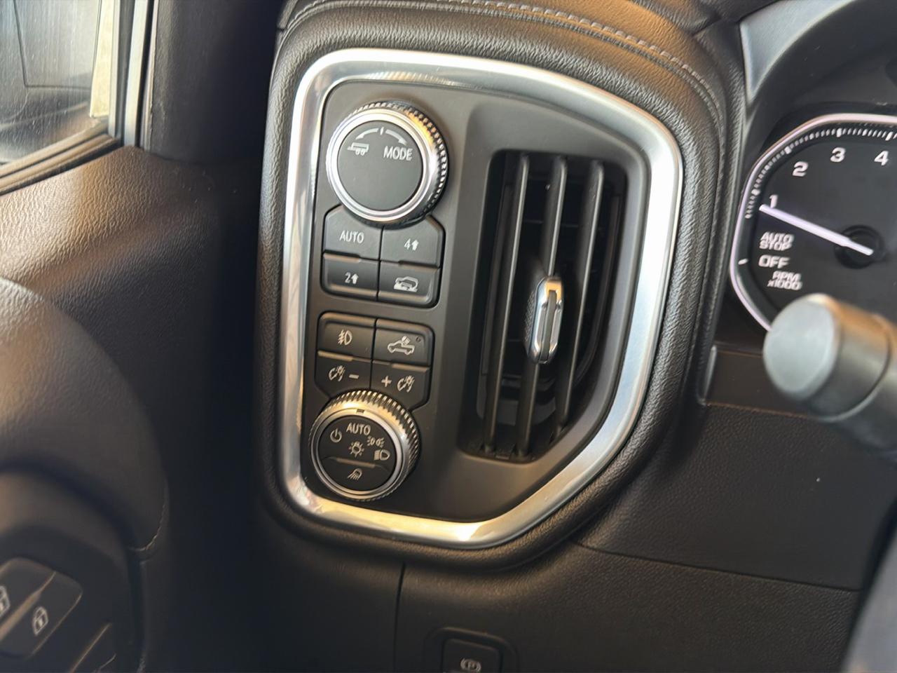 GMC Sierra 1500 4WD Crew Cab 157" SLT 2020