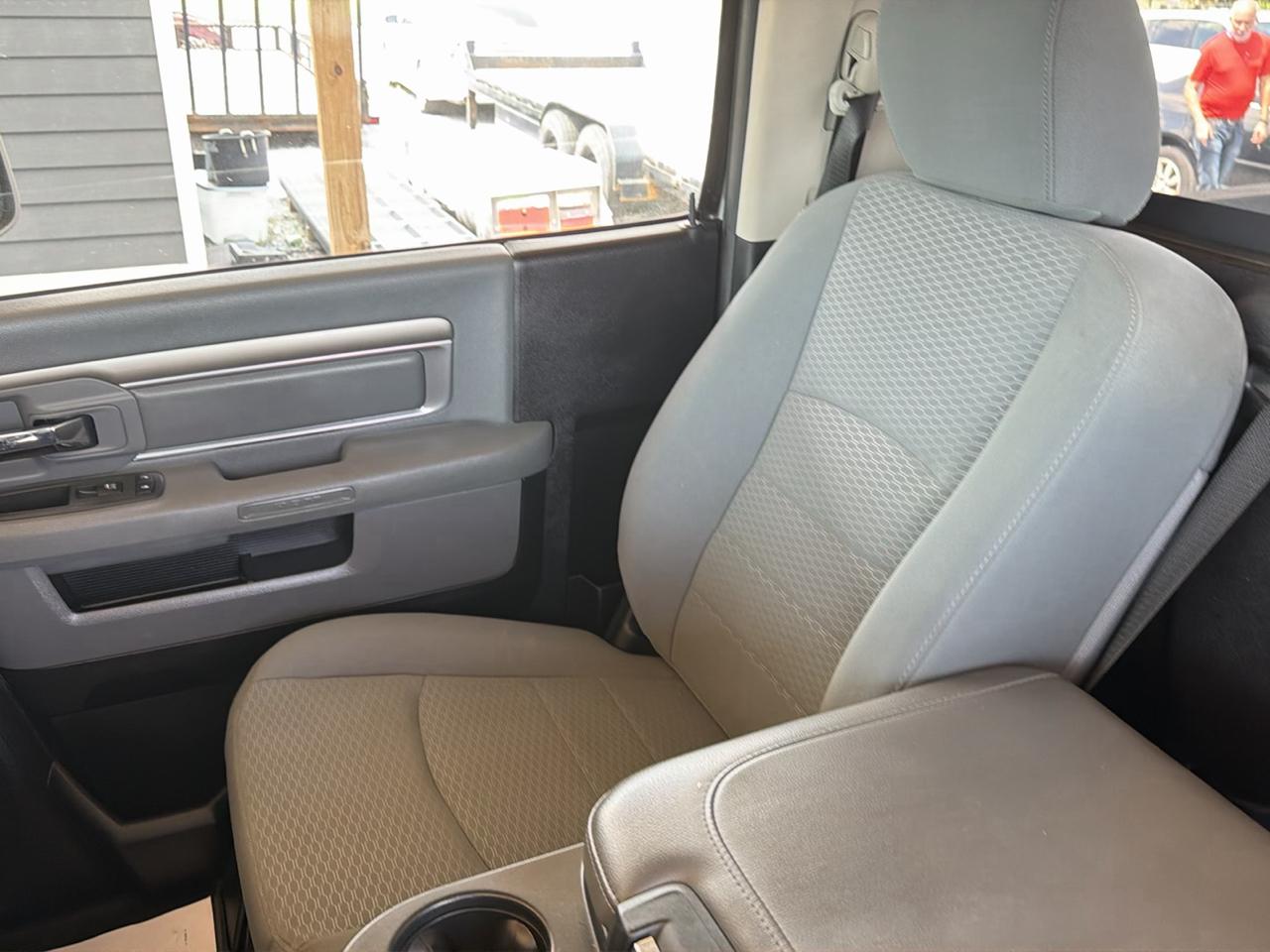 RAM 1500 4WD Reg Cab 140.5" Tradesman 2013