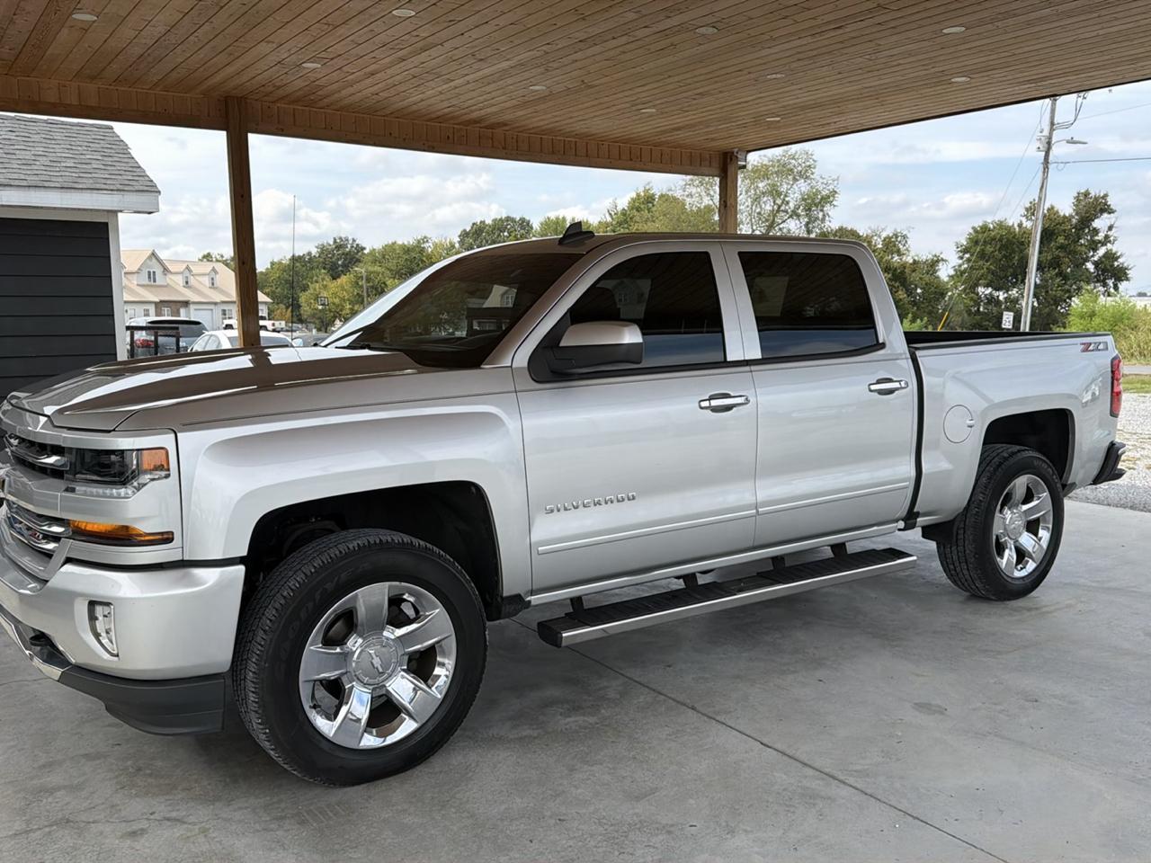 Chevrolet Silverado 1500 4WD Crew Cab 143.5" LT w/2LT 2018