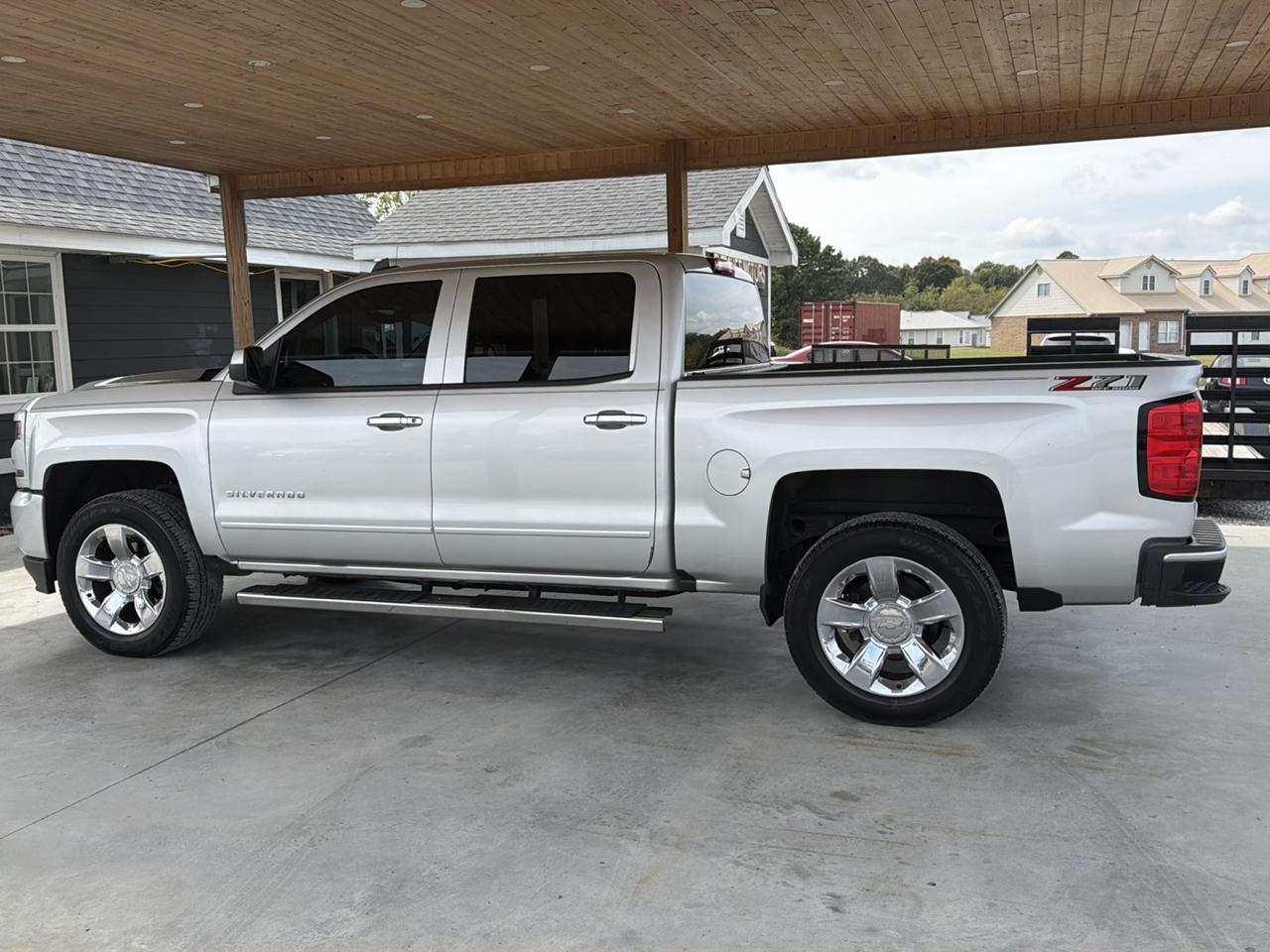 Chevrolet Silverado 1500 4WD Crew Cab 143.5" LT w/2LT 2018