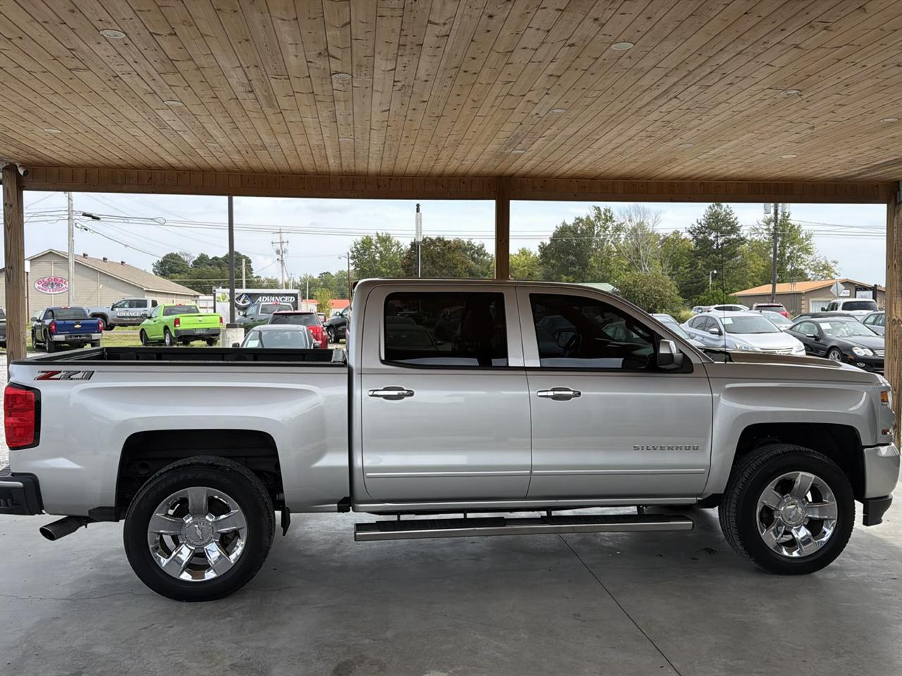 Chevrolet Silverado 1500 4WD Crew Cab 143.5" LT w/2LT 2018