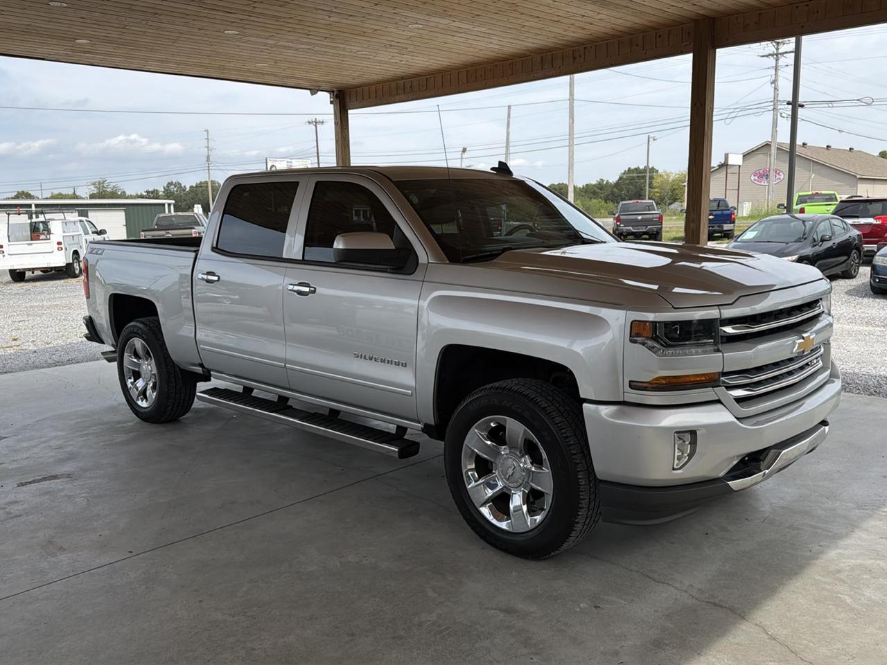 Chevrolet Silverado 1500 4WD Crew Cab 143.5" LT w/2LT 2018