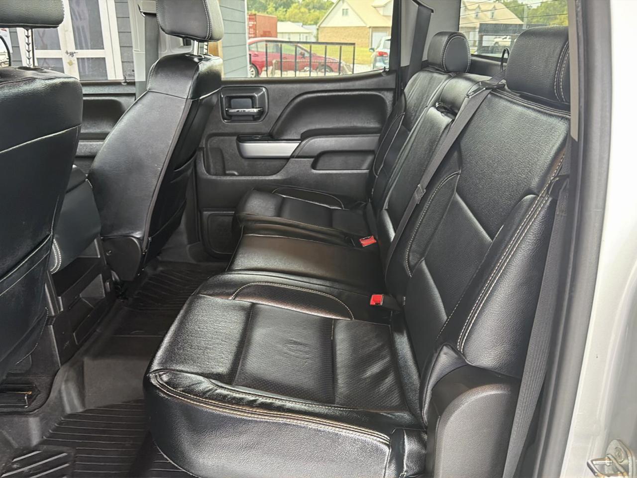 Chevrolet Silverado 1500 4WD Crew Cab 143.5" LT w/2LT 2018
