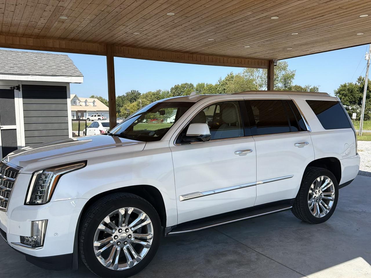 Cadillac Escalade 2WD 4dr Luxury 2018