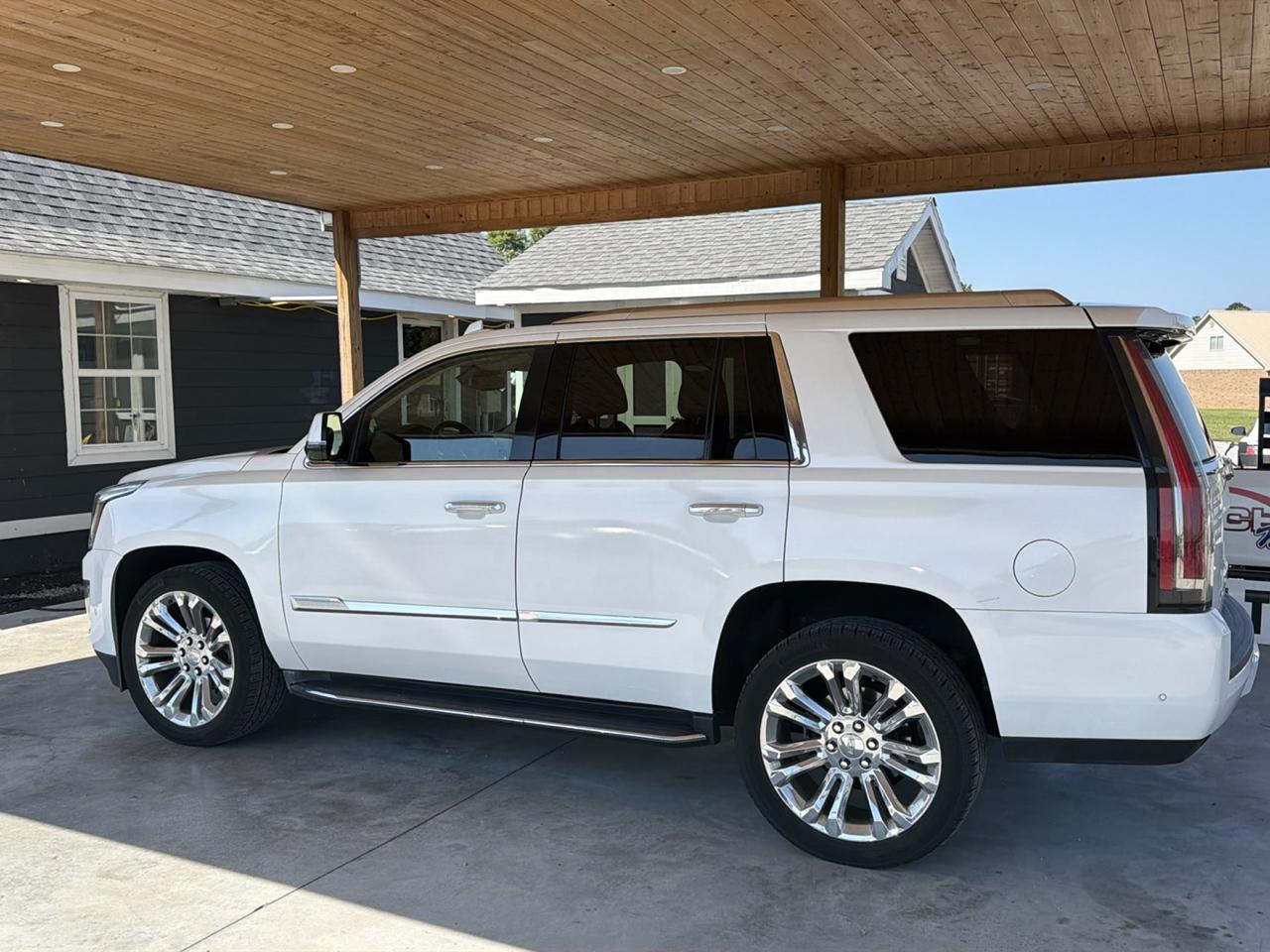 Cadillac Escalade 2WD 4dr Luxury 2018