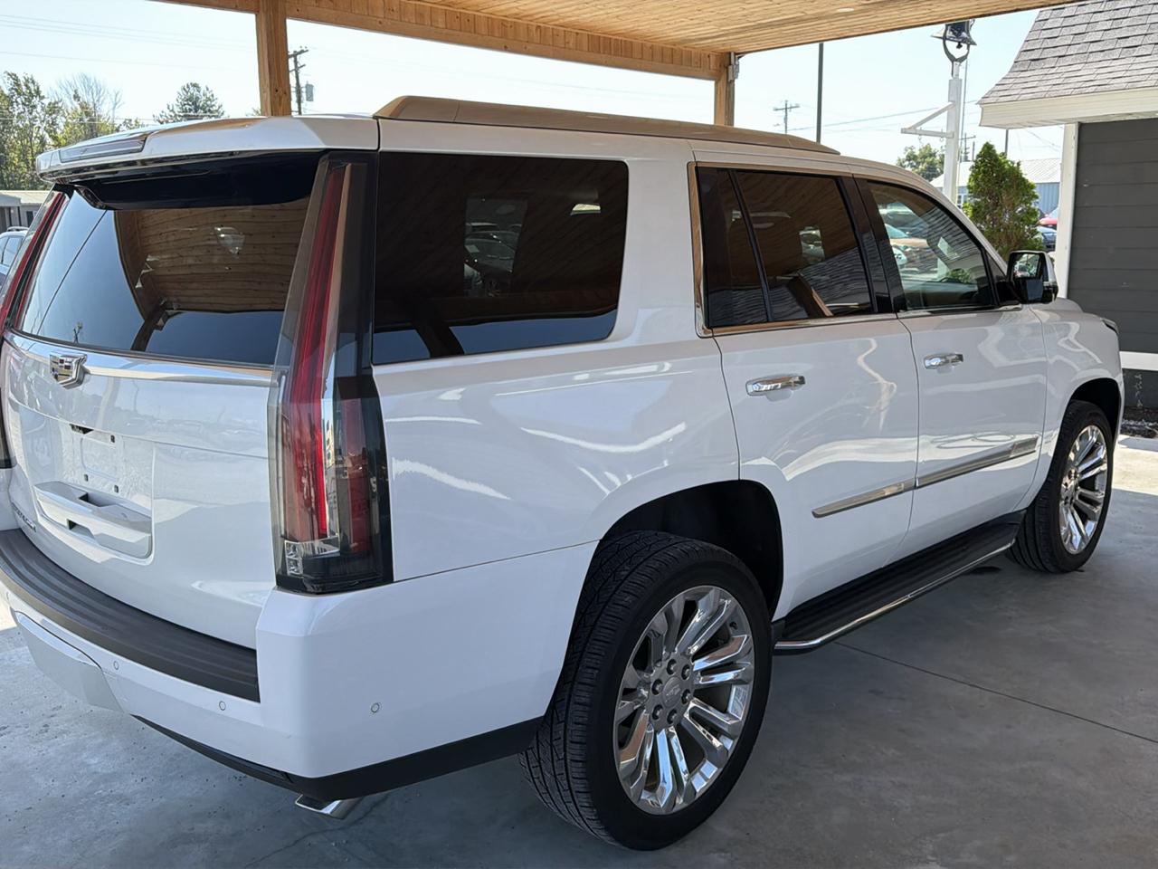 Cadillac Escalade 2WD 4dr Luxury 2018