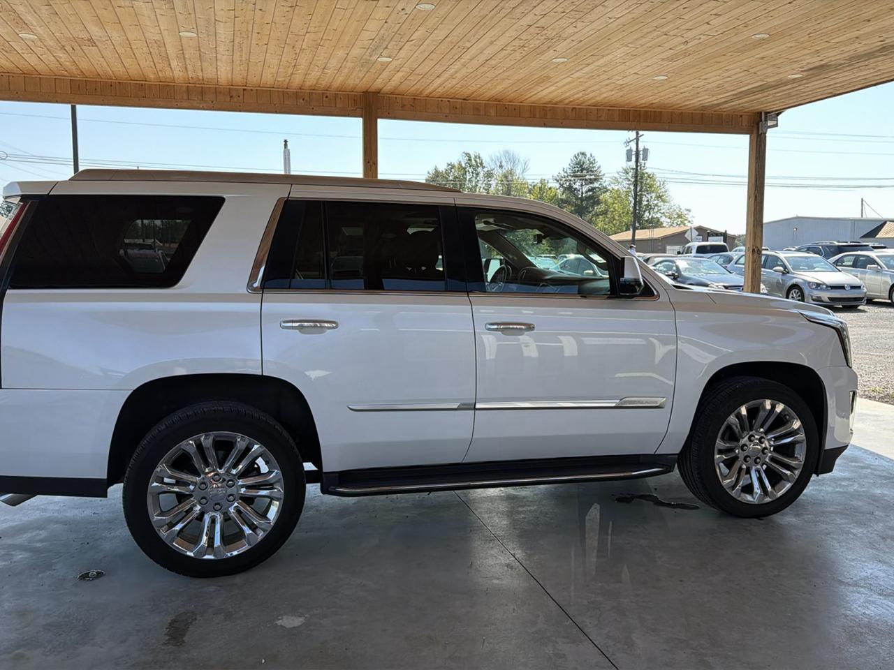 Cadillac Escalade 2WD 4dr Luxury 2018