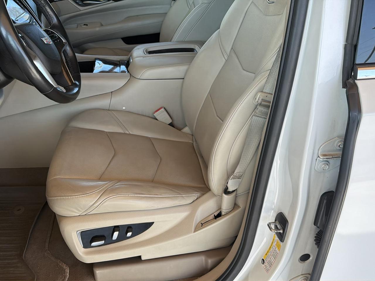 Cadillac Escalade 2WD 4dr Luxury 2018