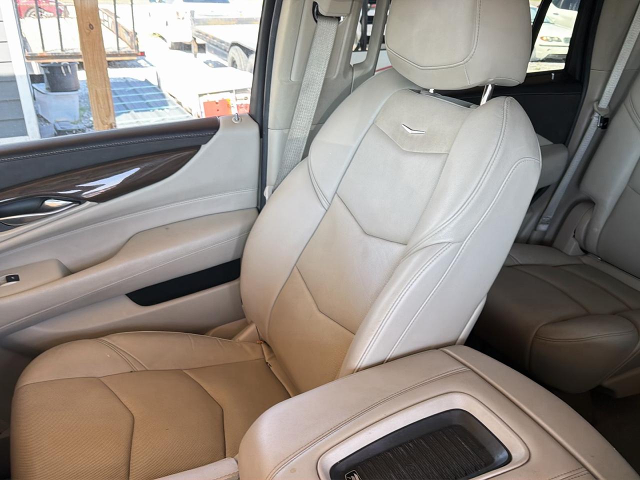 Cadillac Escalade 2WD 4dr Luxury 2018