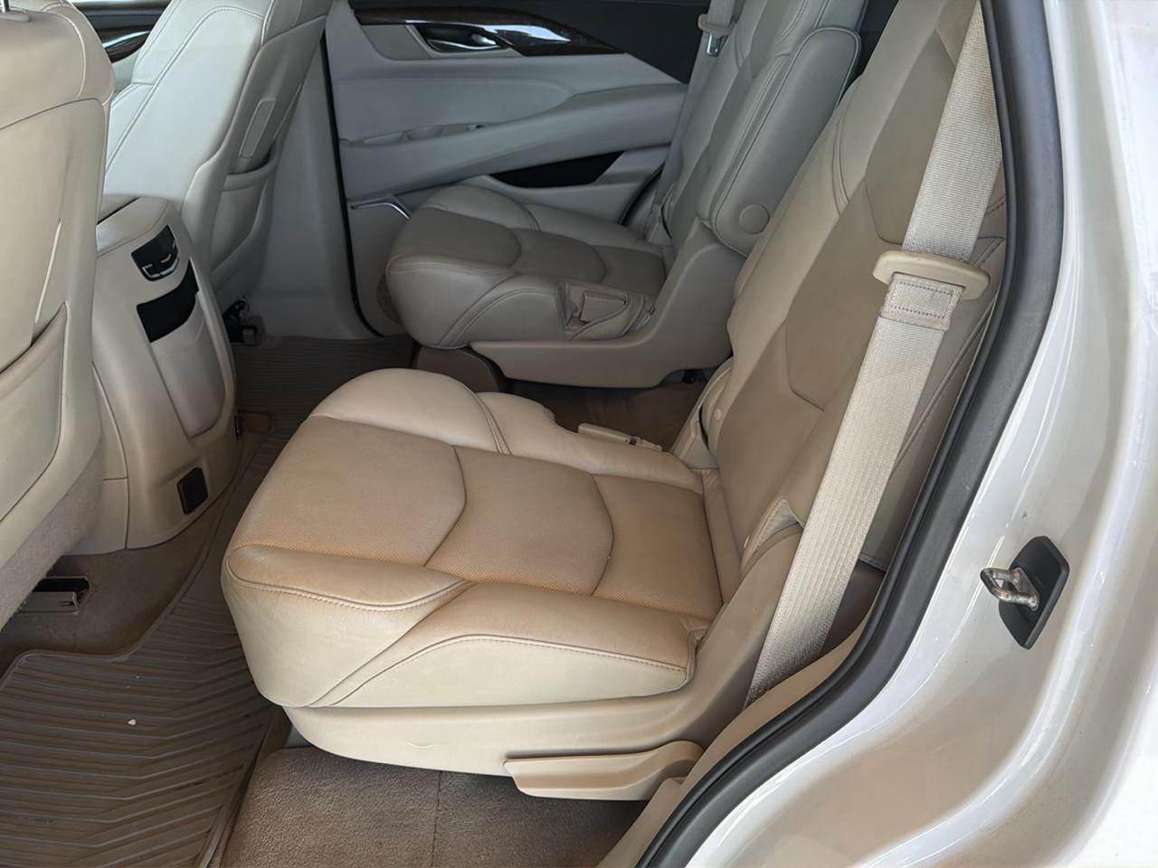 Cadillac Escalade 2WD 4dr Luxury 2018