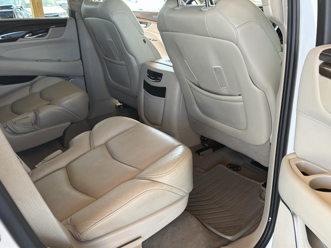 Cadillac Escalade 2WD 4dr Luxury 2018