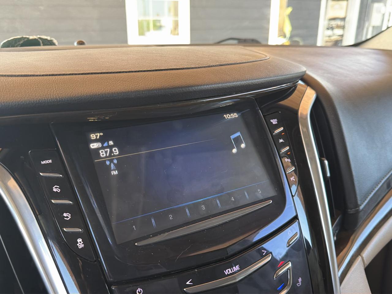 Cadillac Escalade 2WD 4dr Luxury 2018