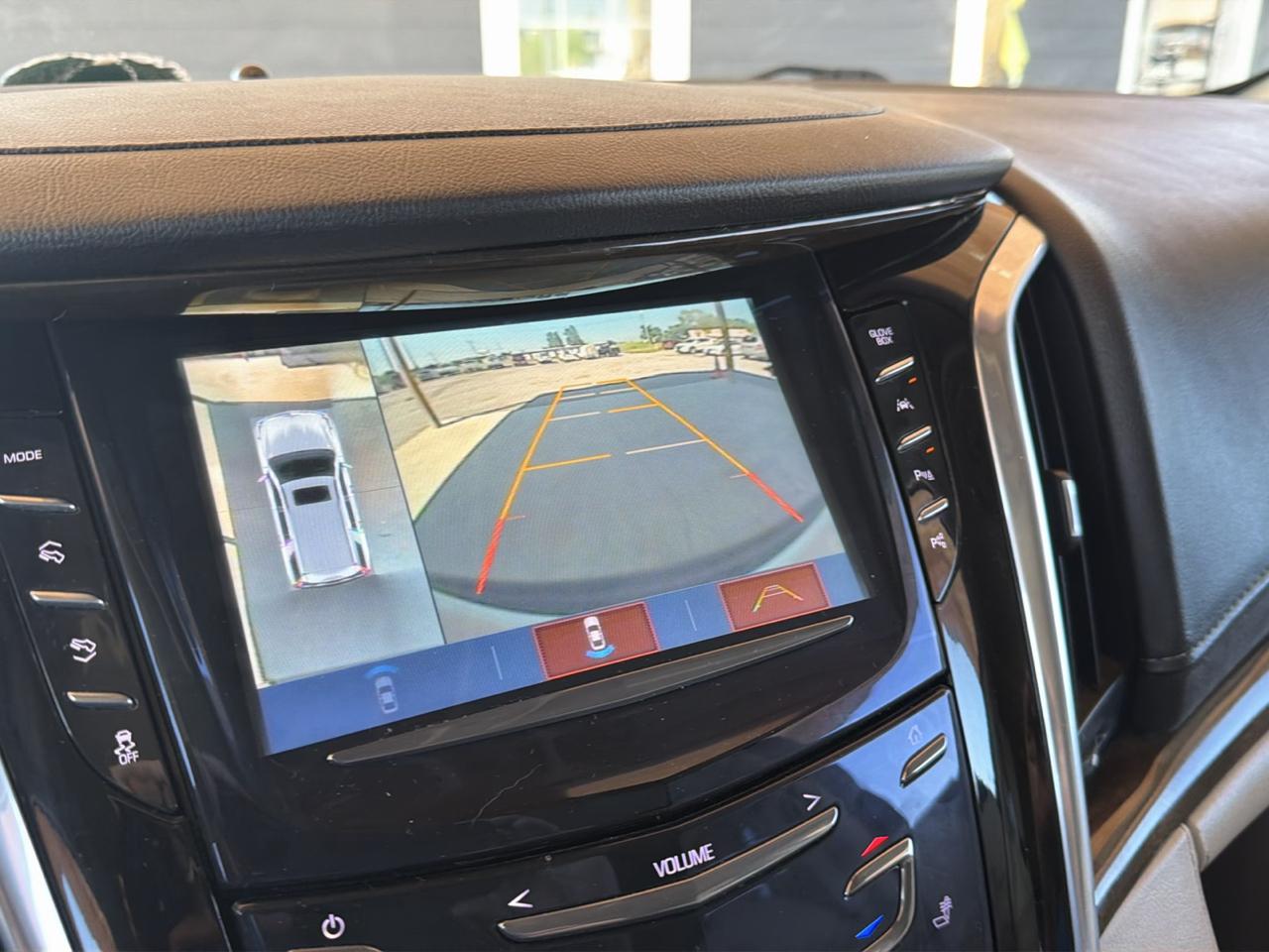 Cadillac Escalade 2WD 4dr Luxury 2018