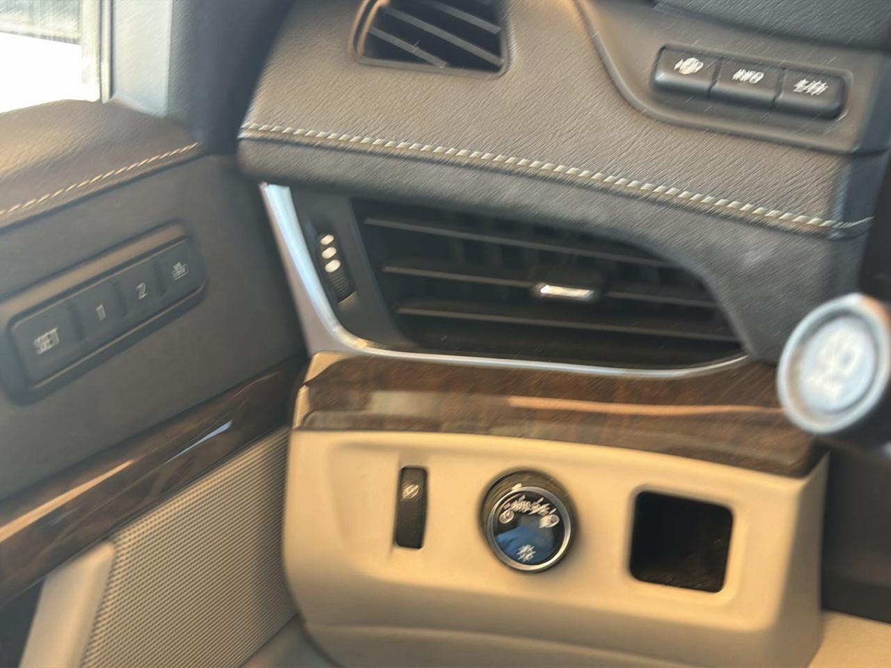 Cadillac Escalade 2WD 4dr Luxury 2018