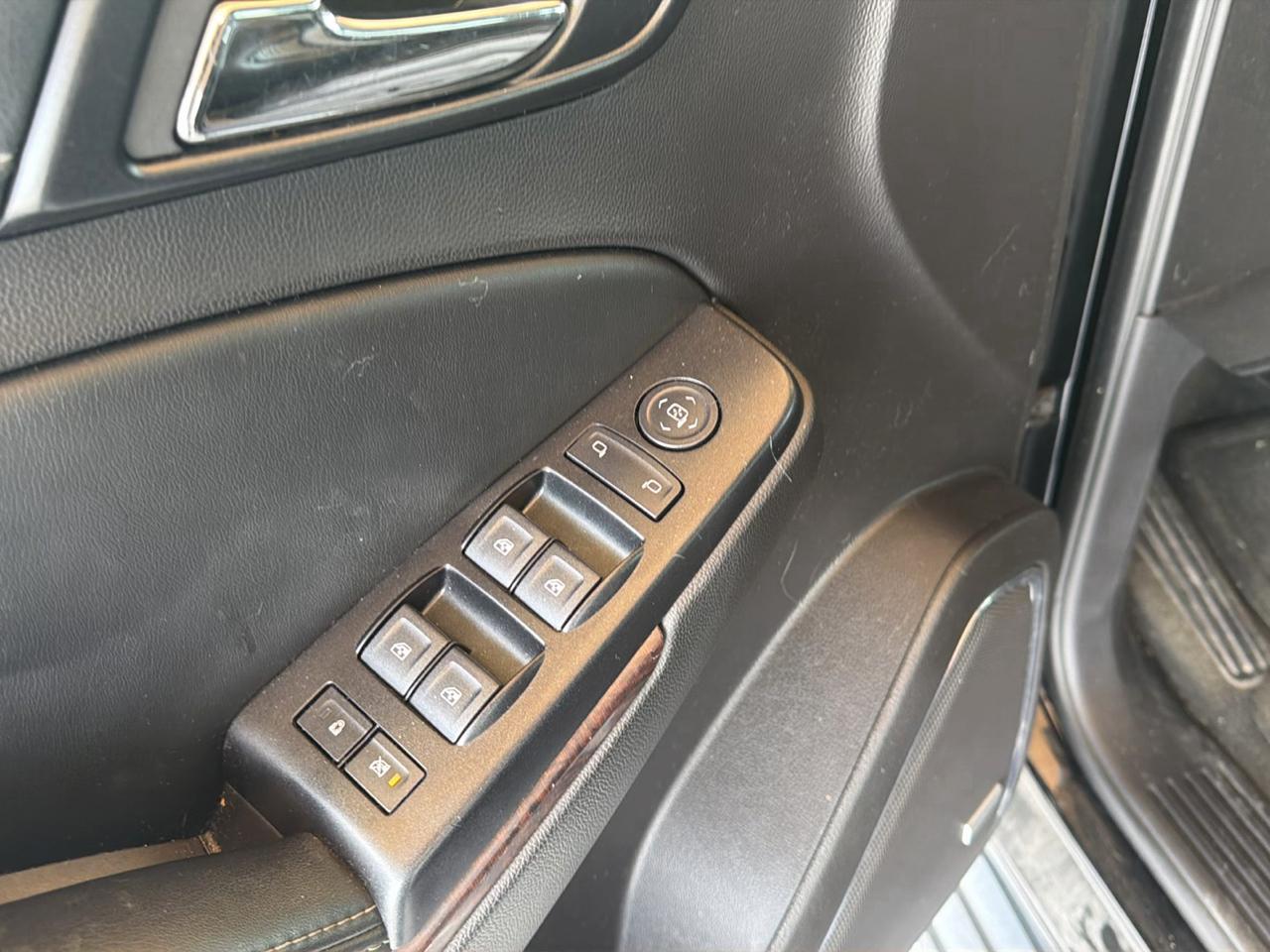 GMC Yukon 2WD 4dr SLE 2015
