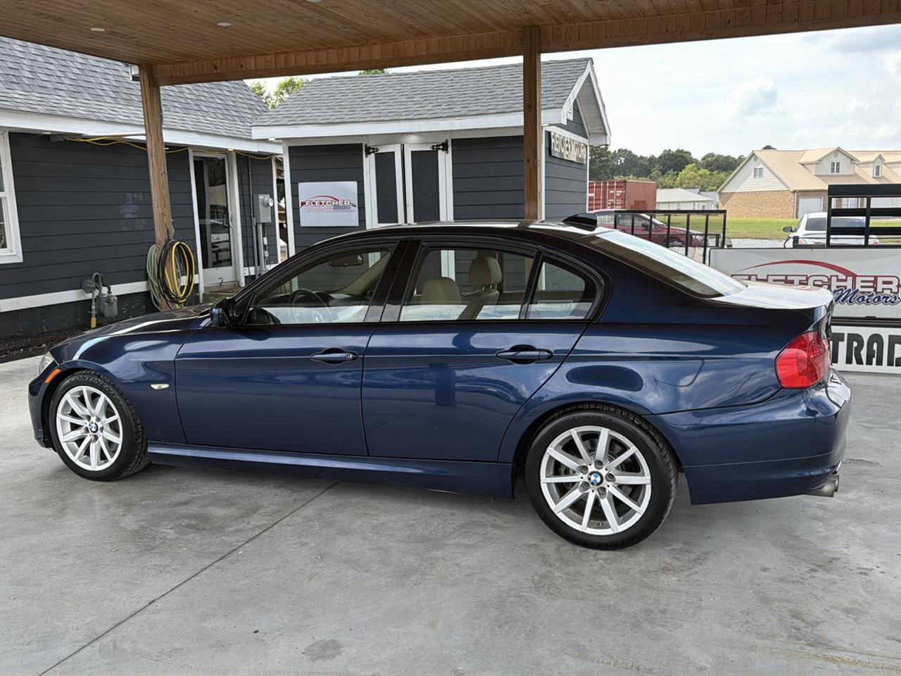 BMW 3 Series 4dr Sdn 328i RWD SULEV South Africa 2011