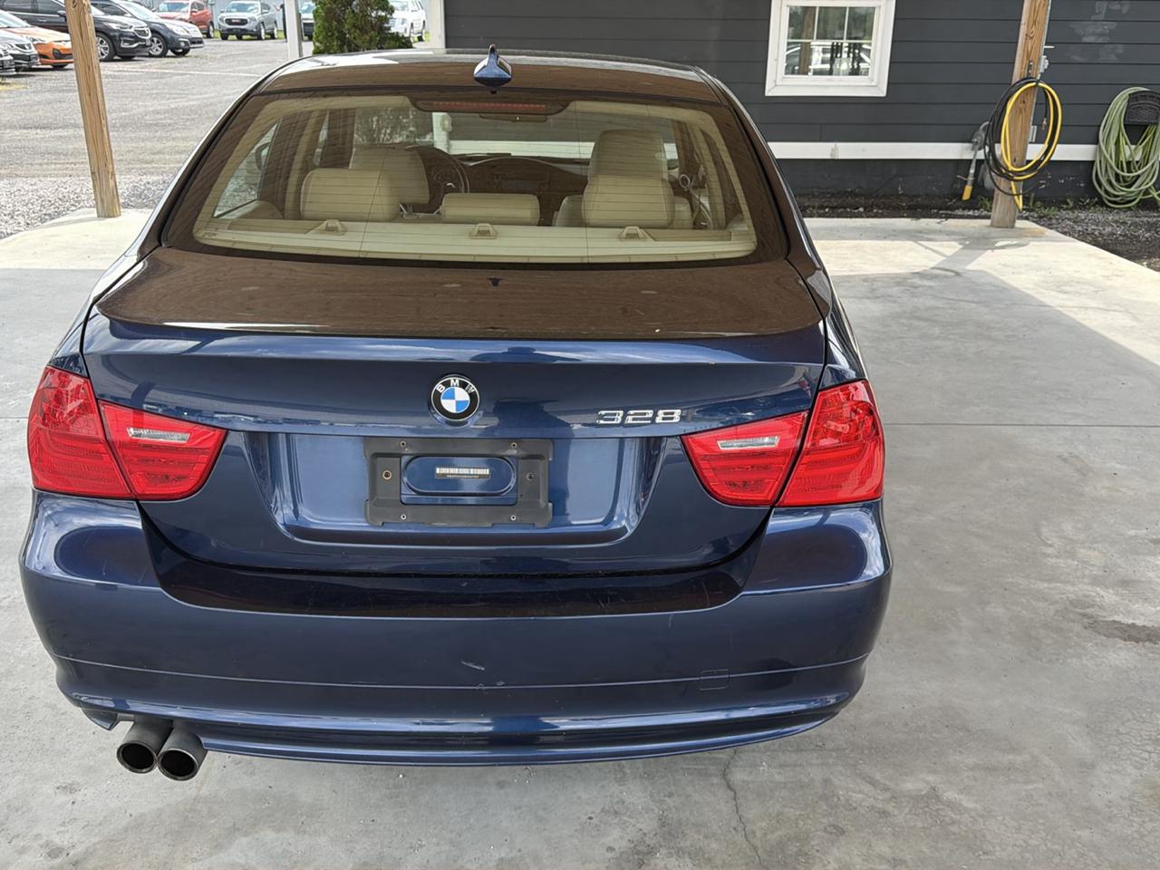 BMW 3 Series 4dr Sdn 328i RWD SULEV South Africa 2011