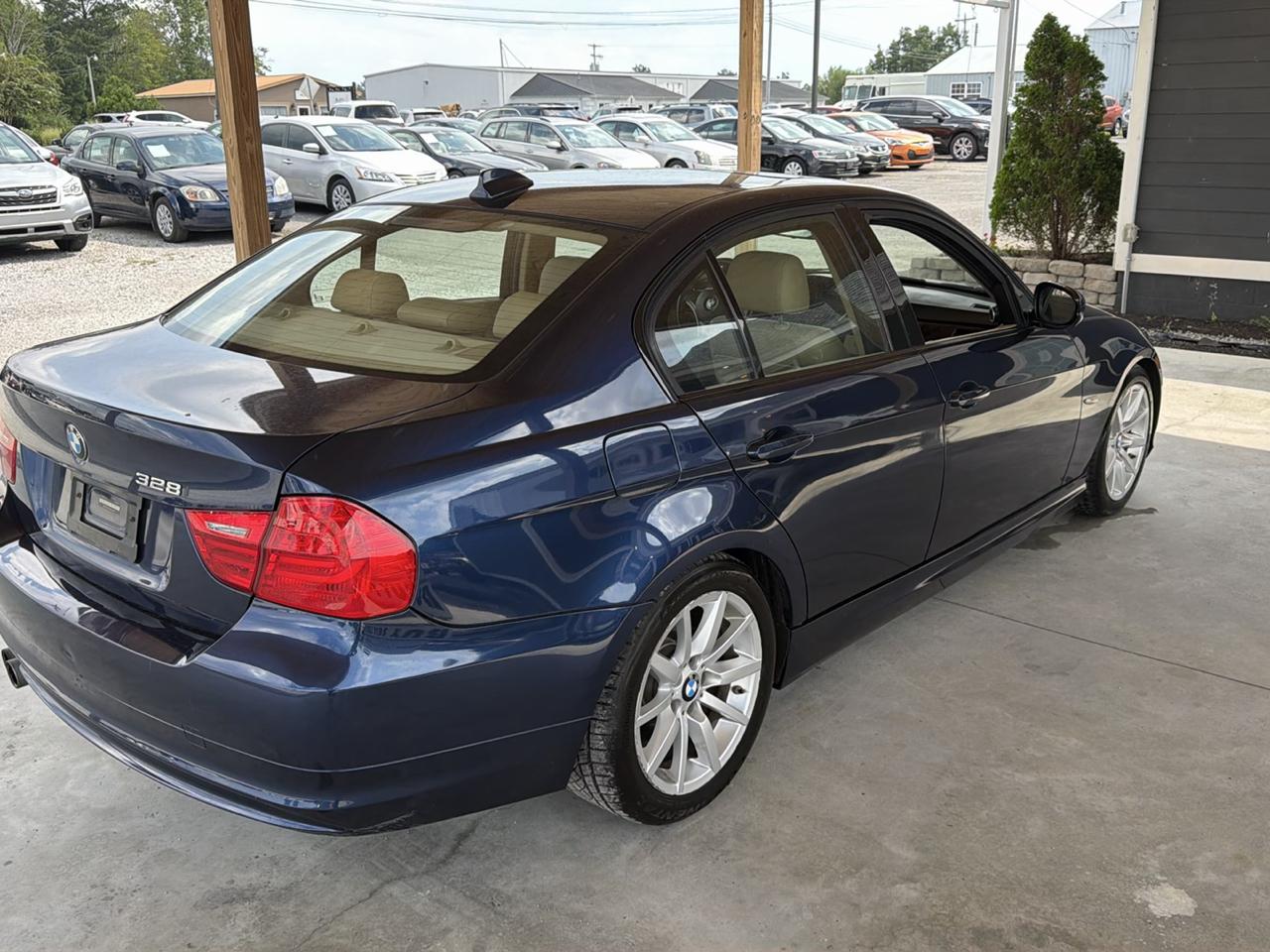 BMW 3 Series 4dr Sdn 328i RWD SULEV South Africa 2011