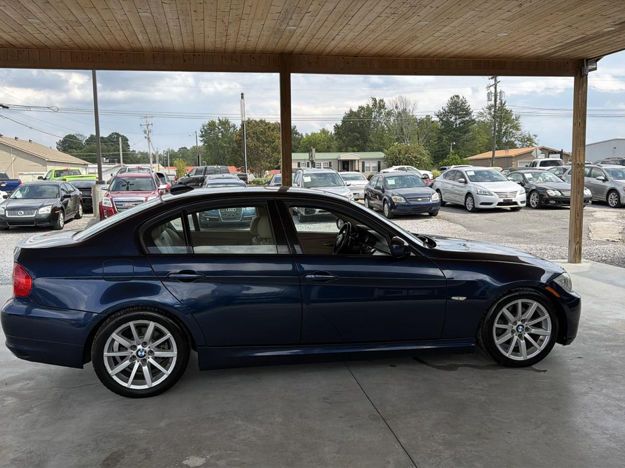 BMW 3 Series 4dr Sdn 328i RWD SULEV South Africa 2011
