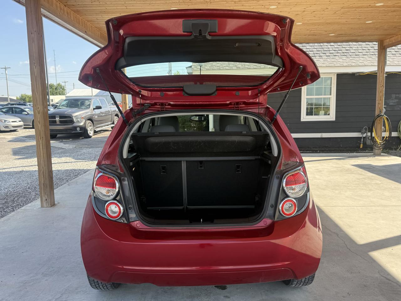Chevrolet Sonic 5dr HB LS 2LS 2012