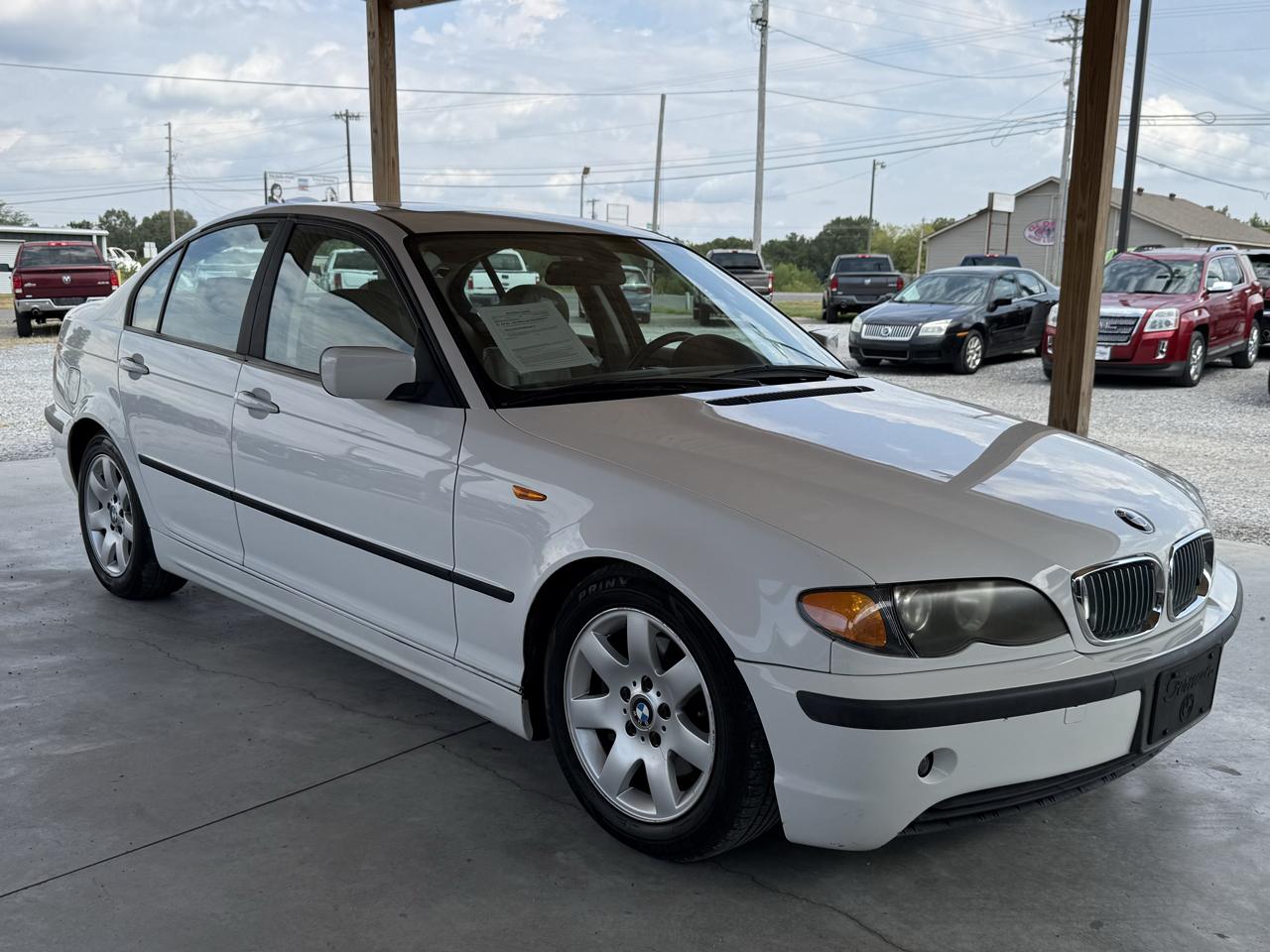 BMW 3 Series 325i 4dr Sdn RWD 2003