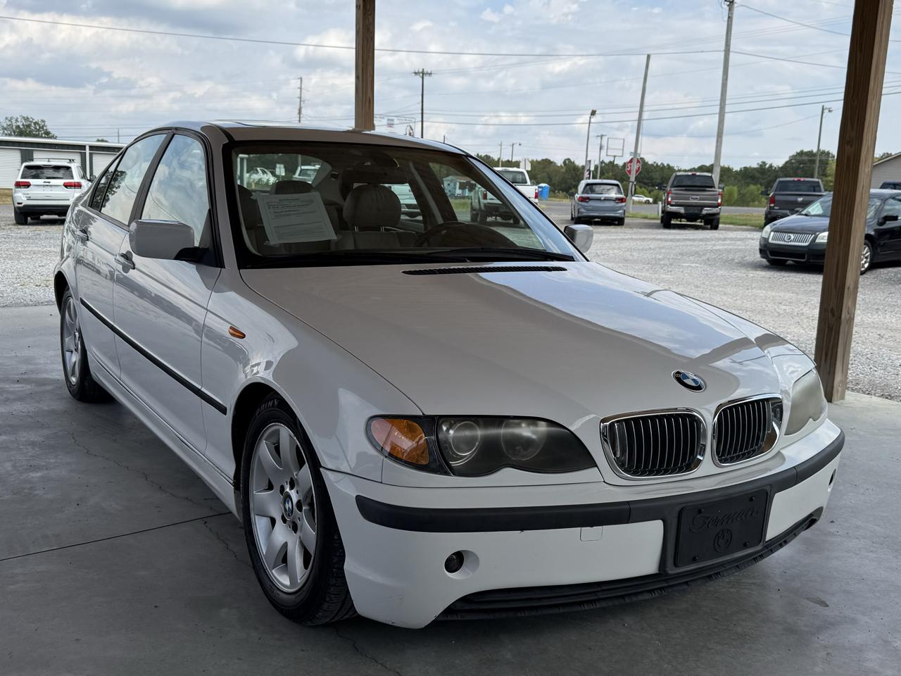 BMW 3 Series 325i 4dr Sdn RWD 2003