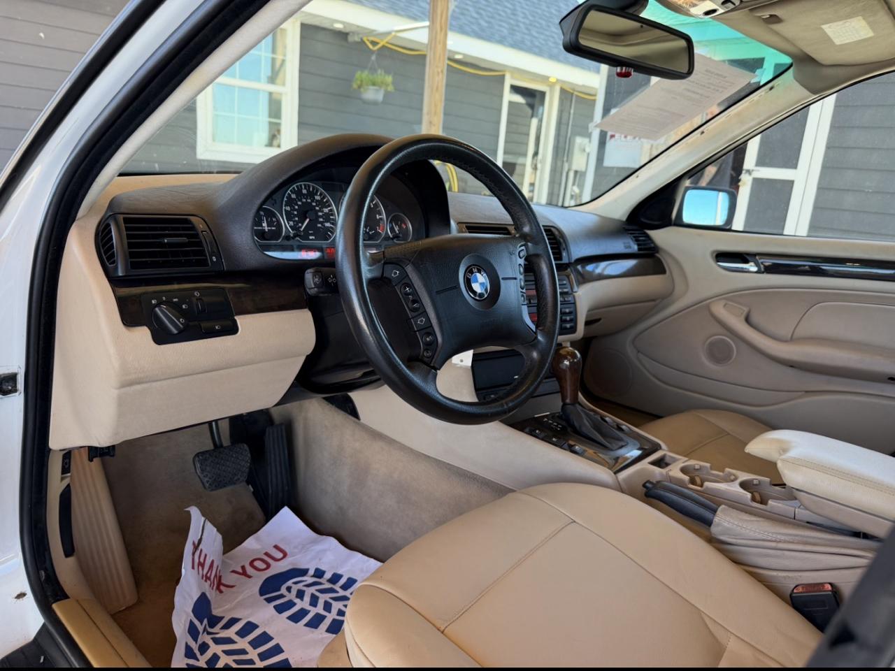BMW 3 Series 325i 4dr Sdn RWD 2003