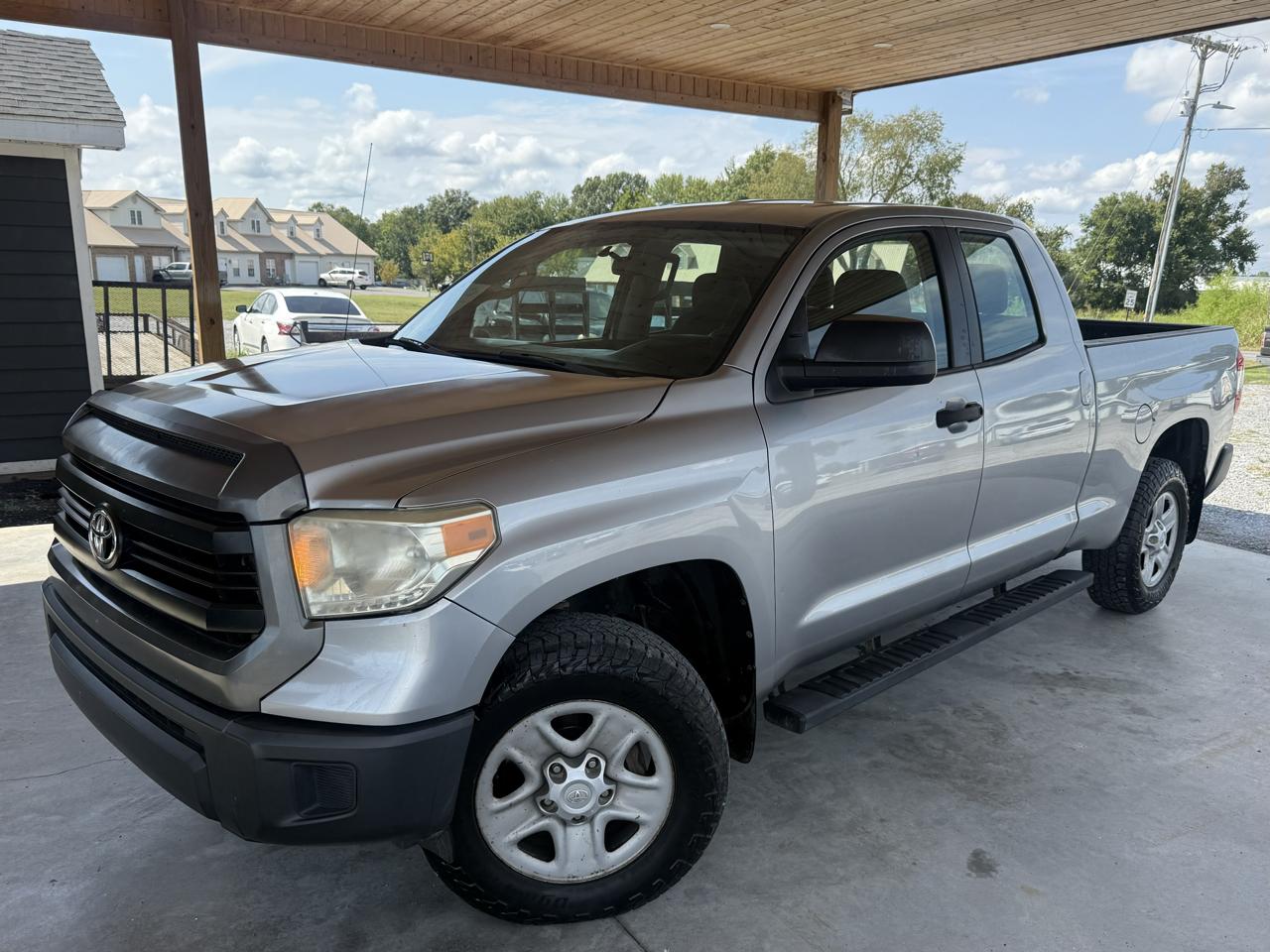 Toyota Tundra 4WD Truck Double Cab 4.6L V8 6-Spd AT SR5 (Natl) 2014