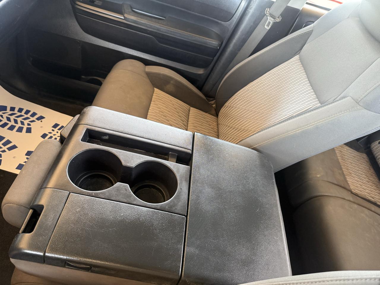 Toyota Tundra 4WD Truck Double Cab 4.6L V8 6-Spd AT SR5 (Natl) 2014
