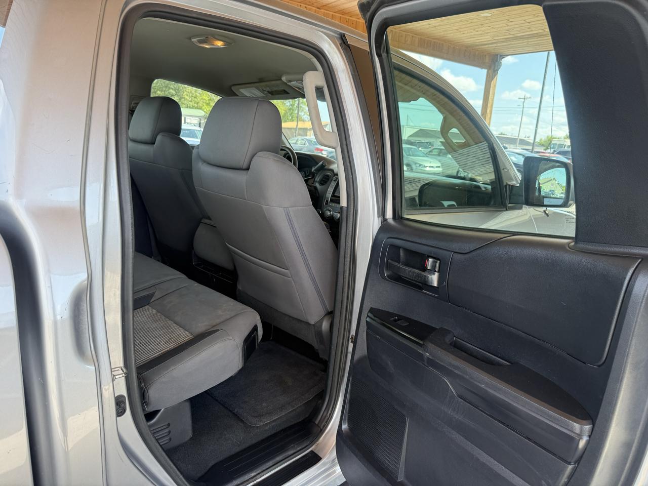 Toyota Tundra 4WD Truck Double Cab 4.6L V8 6-Spd AT SR5 (Natl) 2014