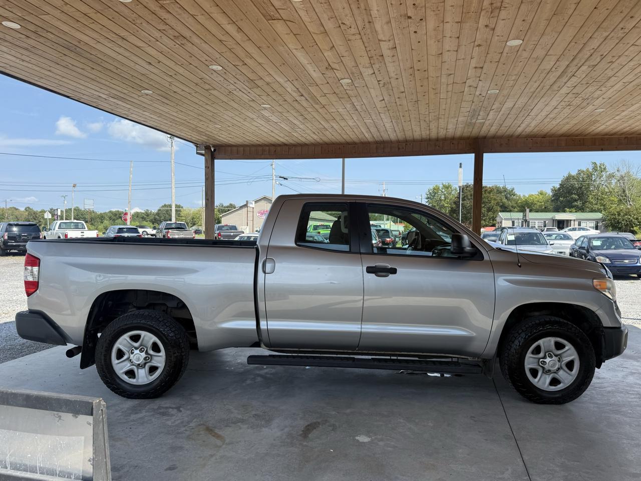 Toyota Tundra 4WD Truck Double Cab 4.6L V8 6-Spd AT SR5 (Natl) 2014