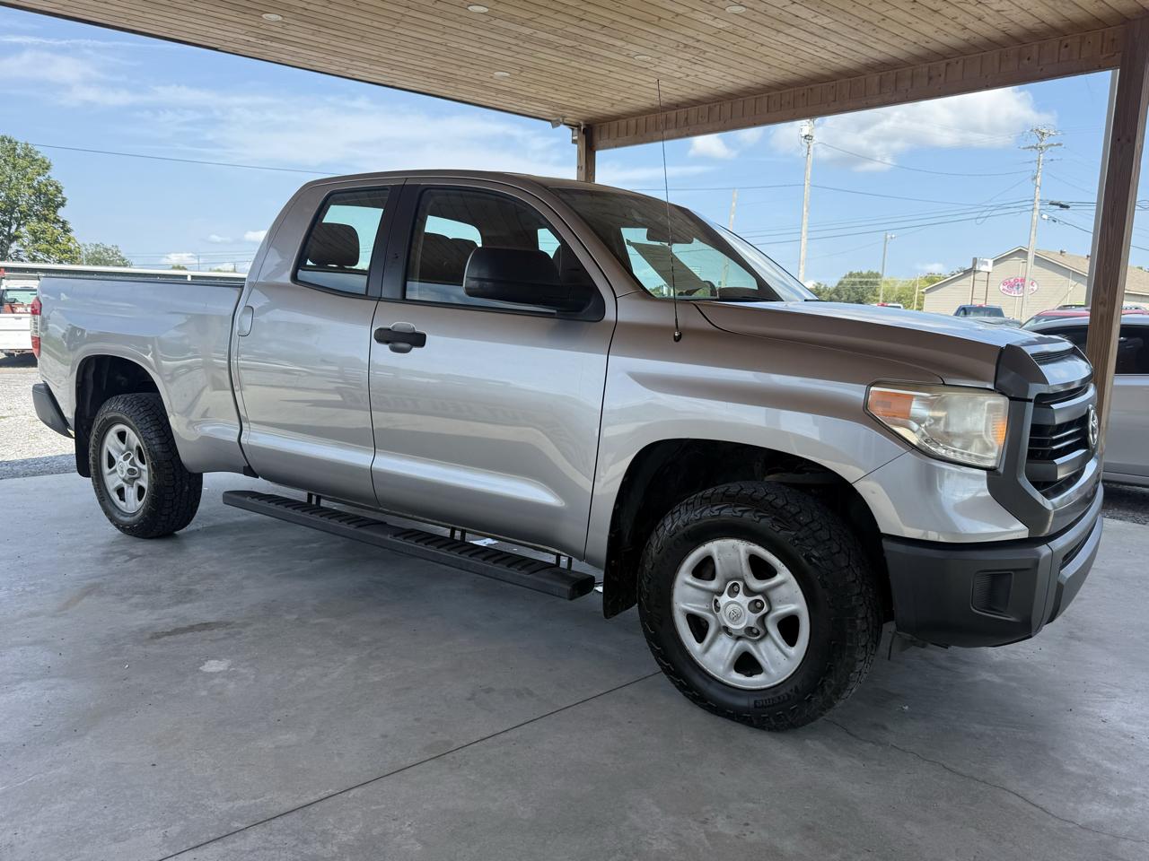 Toyota Tundra 4WD Truck Double Cab 4.6L V8 6-Spd AT SR5 (Natl) 2014