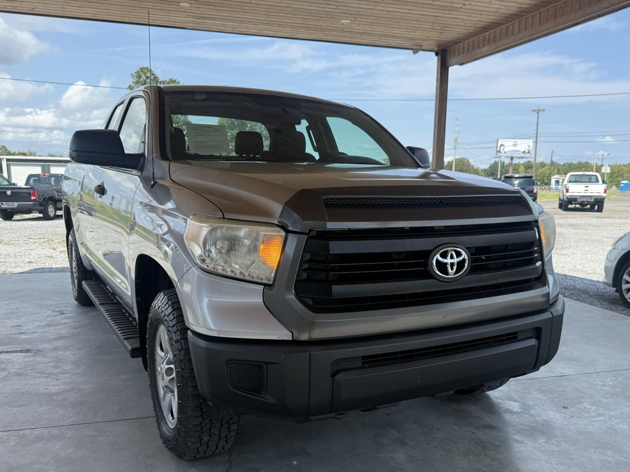 Toyota Tundra 4WD Truck Double Cab 4.6L V8 6-Spd AT SR5 (Natl) 2014